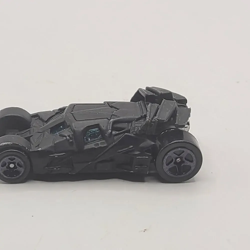 HOT WHEELS BATMAN BEGINS - BAT MOBILE CAMO & BLACK LOT - LOOSE 1:64